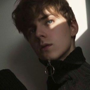 Meet your Posher, Elaine